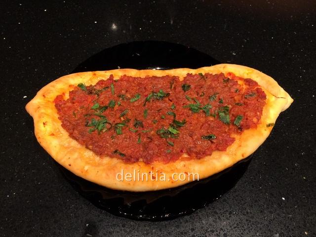 Turkish pizza with minced meat