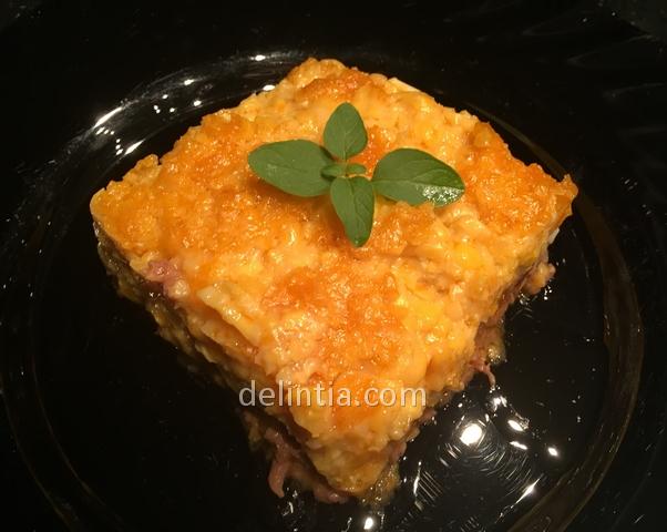 Pie with sweet corn and ground beef