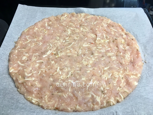 Low carb keto chicken crust pizza