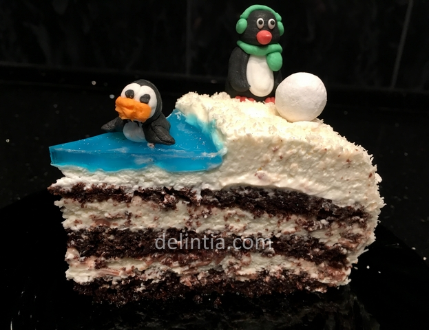 Cake with penguins